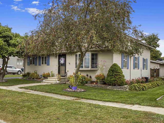 211 Warren Street, Albany, WI 53502
