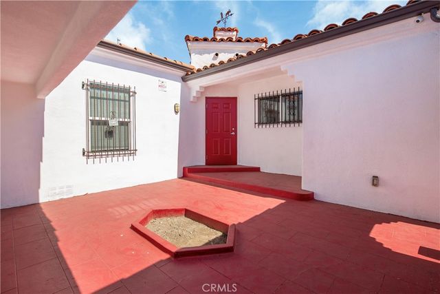 522 W 82nd St, Los Angeles, CA 90044