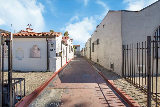 522 W 82nd St, Los Angeles, CA 90044