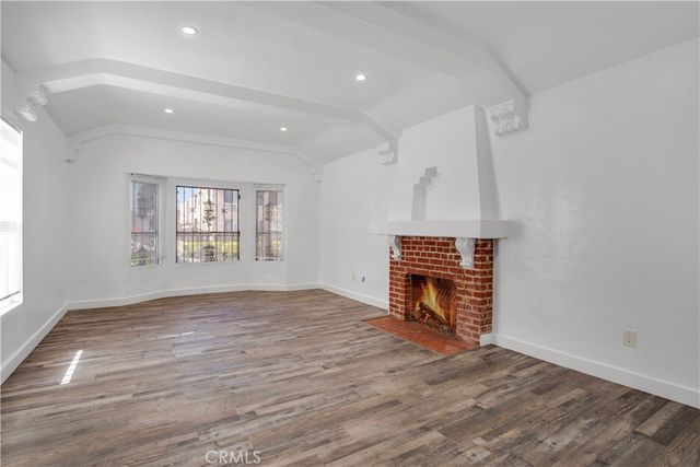 522 W 82nd St, Los Angeles, CA 90044