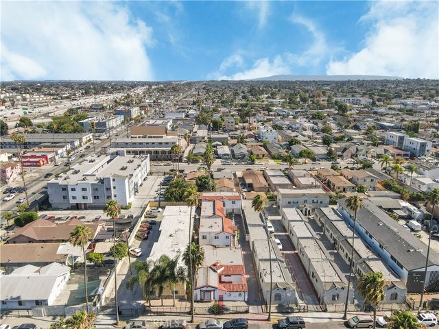 522 W 82nd St, Los Angeles, CA 90044