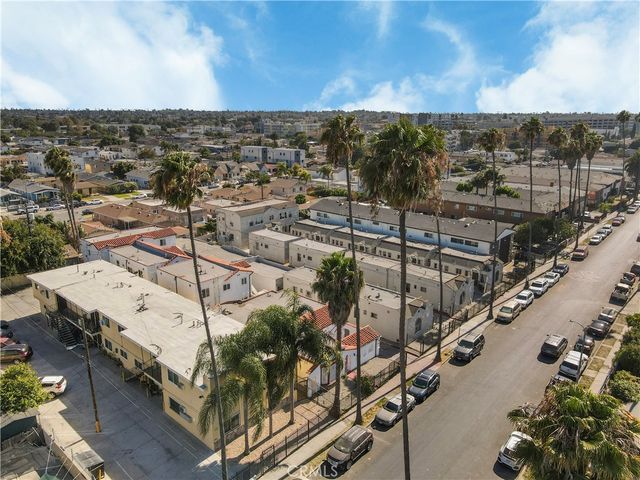 522 W 82nd St, Los Angeles, CA 90044