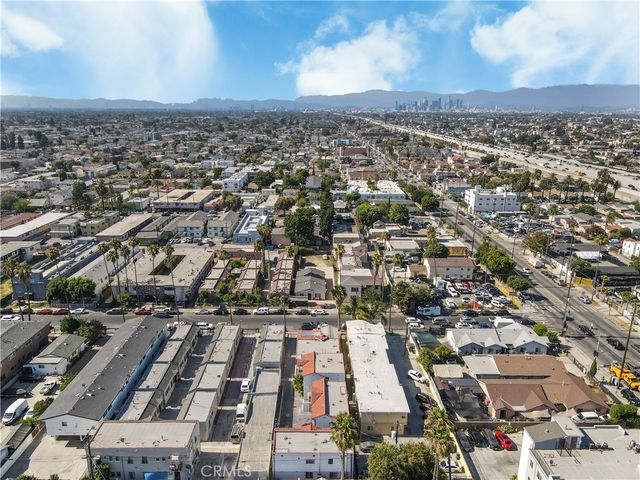 522 W 82nd St, Los Angeles, CA 90044