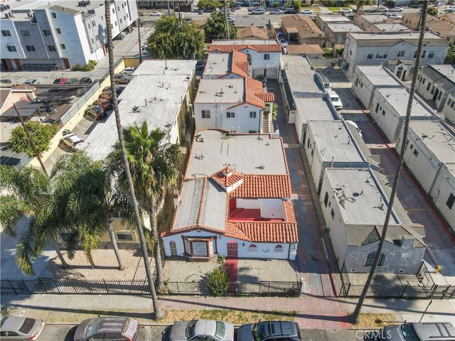 522 W 82nd St, Los Angeles, CA 90044