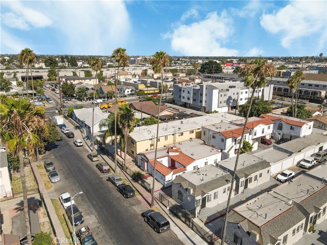 522 W 82nd St, Los Angeles, CA 90044