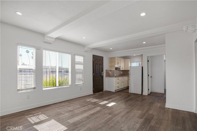 522 W 82nd St, Los Angeles, CA 90044