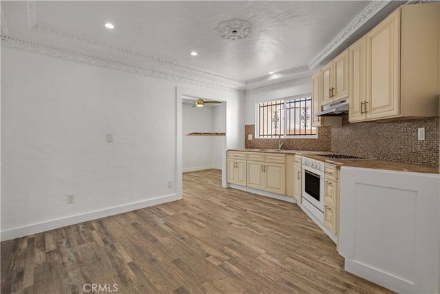 522 W 82nd St, Los Angeles, CA 90044