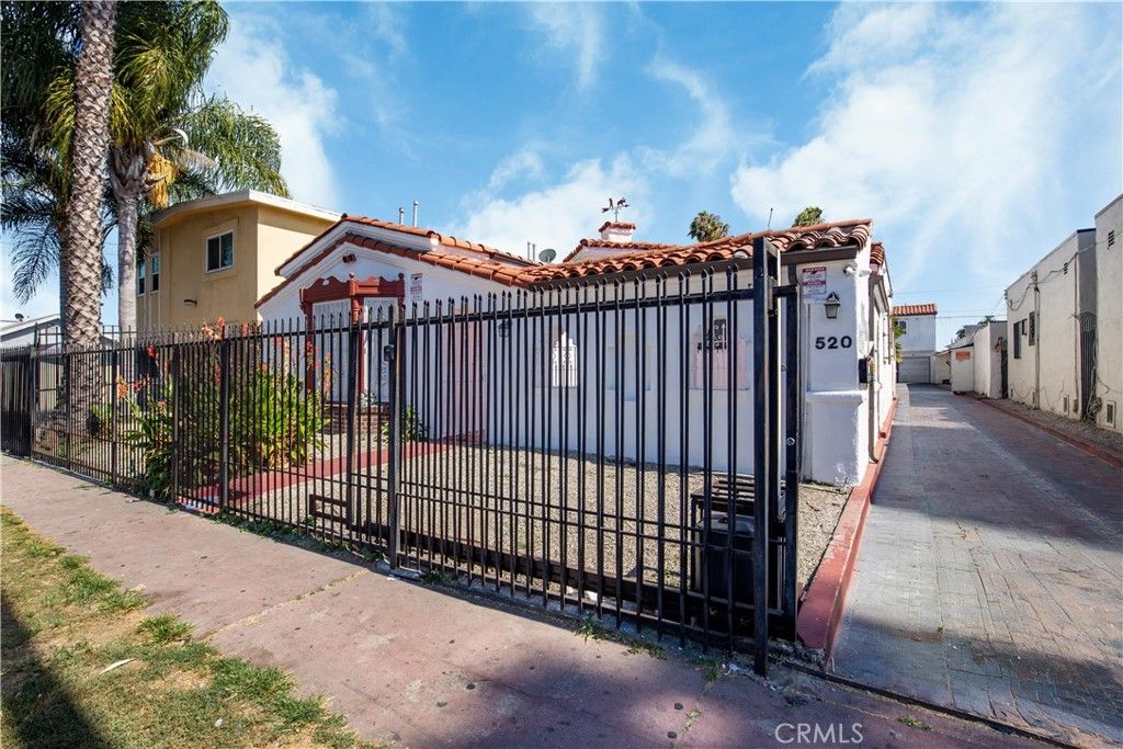 522 W 82nd St, Los Angeles, CA 90044