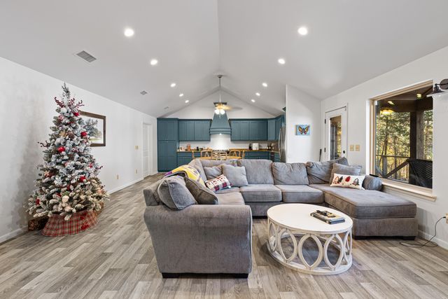 1326 Circle Drive, Beckville, TX 75631