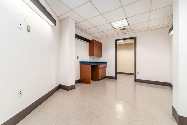 68 W Church Street, Entire 1st Floor, Newark, OH 43055