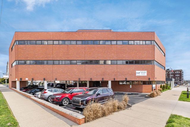 68 W Church Street, Entire 1st Floor, Newark, OH 43055