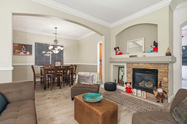 1587 Rich Dr, Yuba City, CA 95993