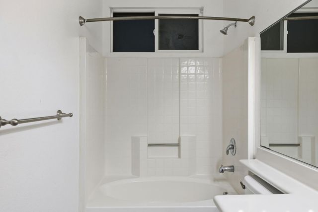 1587 Rich Dr, Yuba City, CA 95993