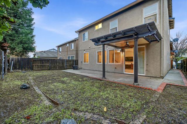 1587 Rich Dr, Yuba City, CA 95993