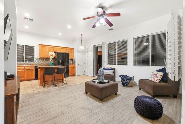 1587 Rich Dr, Yuba City, CA 95993