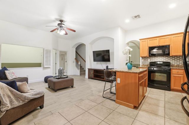 1587 Rich Dr, Yuba City, CA 95993