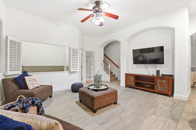 1587 Rich Dr, Yuba City, CA 95993