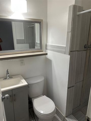 260 W 56th St, Hialeah, FL 33012