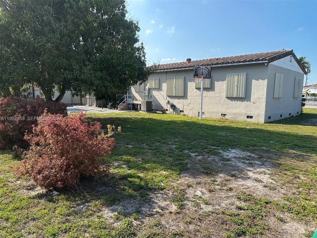 260 W 56th St, Hialeah, FL 33012