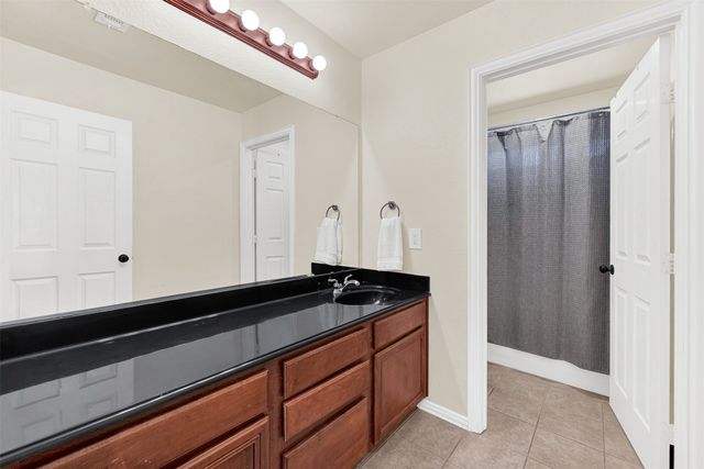 3024 Greenway Drive, Burleson, TX 76028