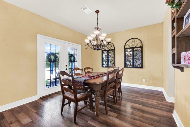 3024 Greenway Drive, Burleson, TX 76028