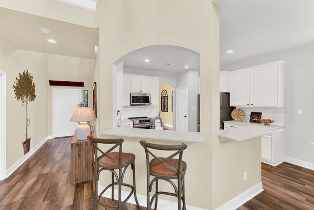 3024 Greenway Drive, Burleson, TX 76028