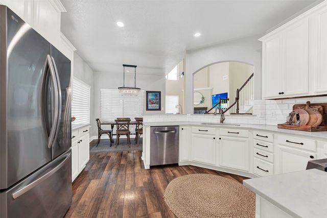 3024 Greenway Drive, Burleson, TX 76028