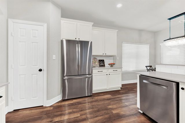 3024 Greenway Drive, Burleson, TX 76028