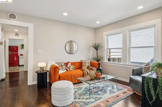 937 Grayson St, Berkeley, CA 94710