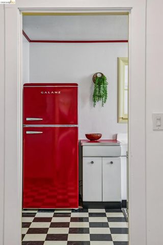 937 Grayson St, Berkeley, CA 94710