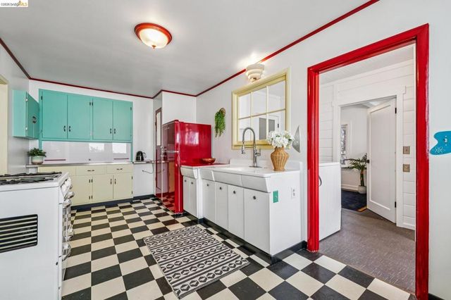 937 Grayson St, Berkeley, CA 94710
