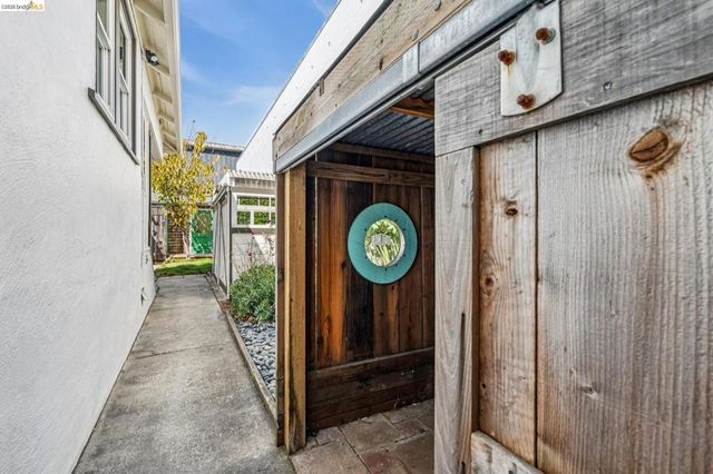 937 Grayson St, Berkeley, CA 94710