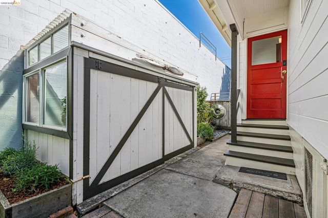 937 Grayson St, Berkeley, CA 94710