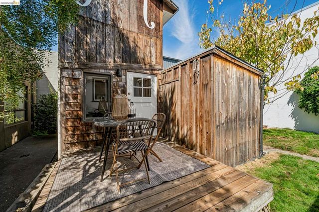 937 Grayson St, Berkeley, CA 94710