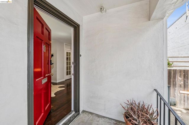 937 Grayson St, Berkeley, CA 94710