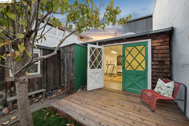 937 Grayson St, Berkeley, CA 94710