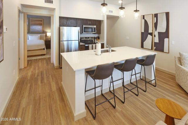 2747 W Queen Creek Road 102, Chandler, AZ 85248