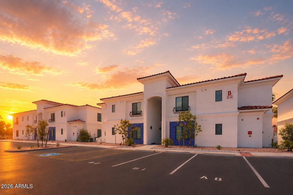 2747 W Queen Creek Road 102, Chandler, AZ 85248