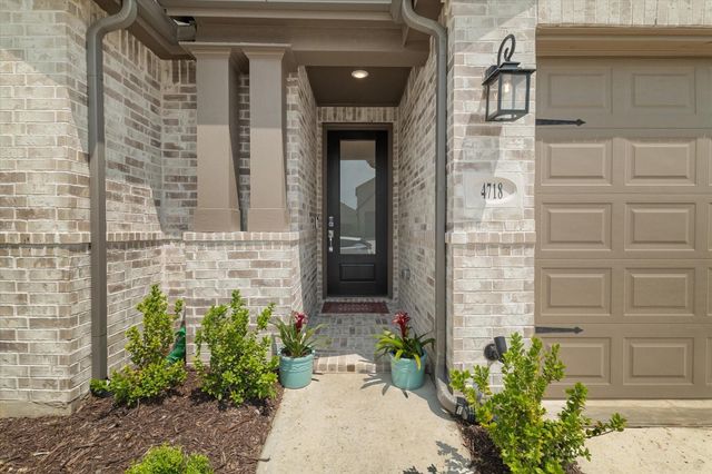 4718 Firewheel Court, Aubrey, TX 76227