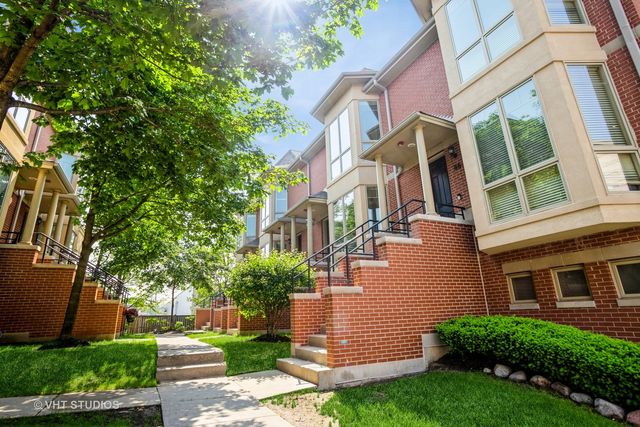 92 Legacy Lane, Wheeling, IL 60090