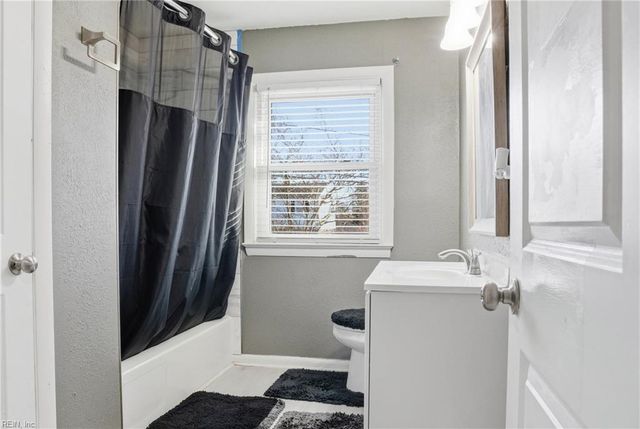 1527 Grove ST, Hampton, VA 23664