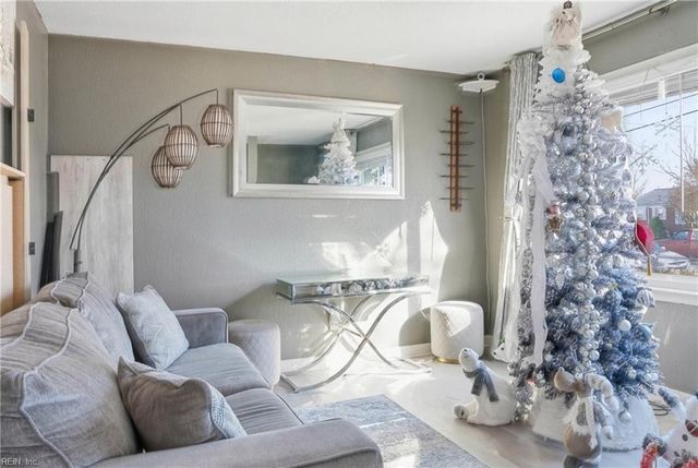 1527 Grove ST, Hampton, VA 23664