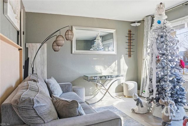 1527 Grove ST, Hampton, VA 23664