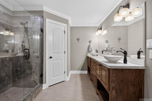 608 Surrey Lane, Benton, AR 72015