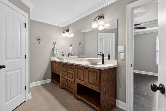 608 Surrey Lane, Benton, AR 72015