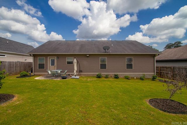608 Surrey Lane, Benton, AR 72015