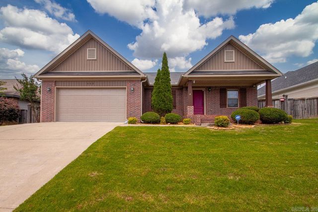 608 Surrey Lane, Benton, AR 72015