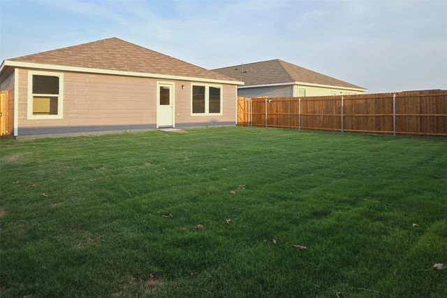 5836 Crystal Water Way, Princeton, TX 75407