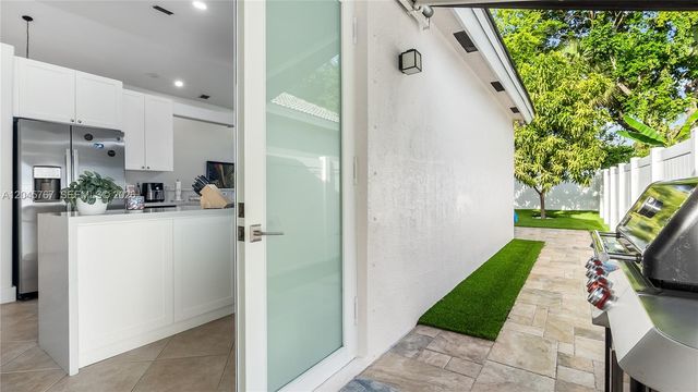 123 SW 164th Avenue, Pembroke Pines, FL 33027