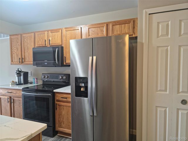 1275 Lilac Lane, Waterford Charter Township, MI 48327